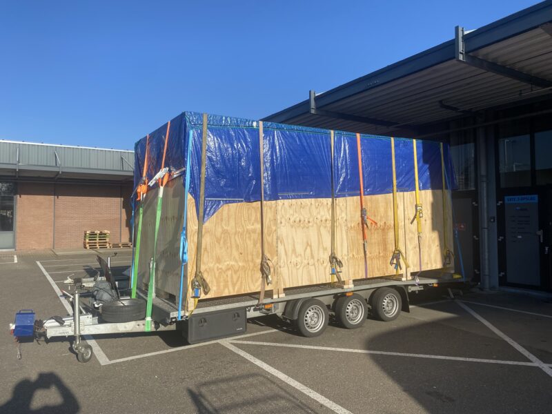 Transport van Auto's , Motoren , Fietsen , Meubels , Machines , Boten , Caravans en speciaal transport